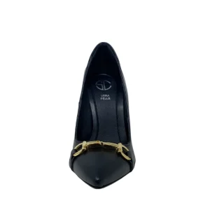 Scarpe a punta con morsetto oro