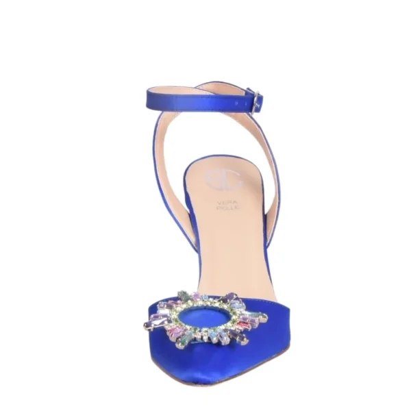 Scarpe a punta in raso glicine con accessorio di strass