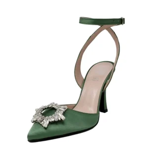 Scarpe a punta in raso glicine con accessorio di strass