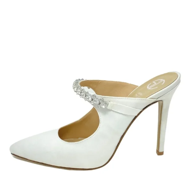 Scarpe col tacco vernice nude made in italy con accessorio di strass